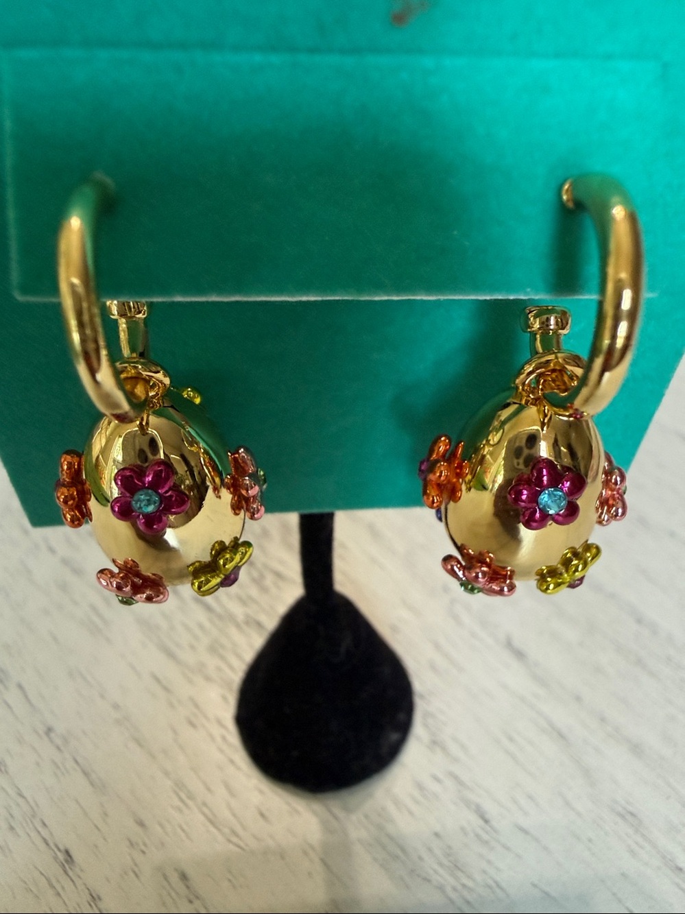 New Kurt Geiger RAINBOW FLORAL EARRINGS - Picture 8 of 9
